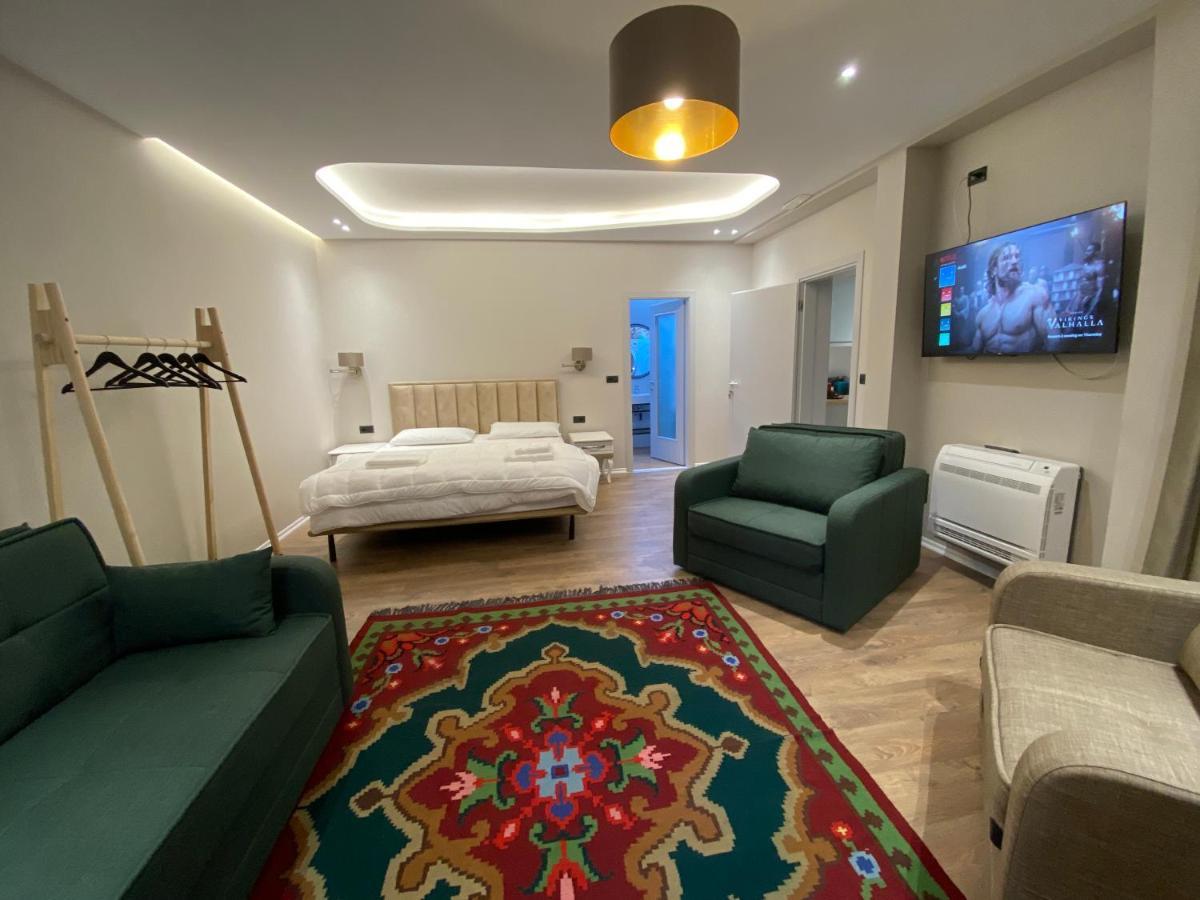 Vila-Amo, Suites&Rooms In Tirana Center Kültér fotó